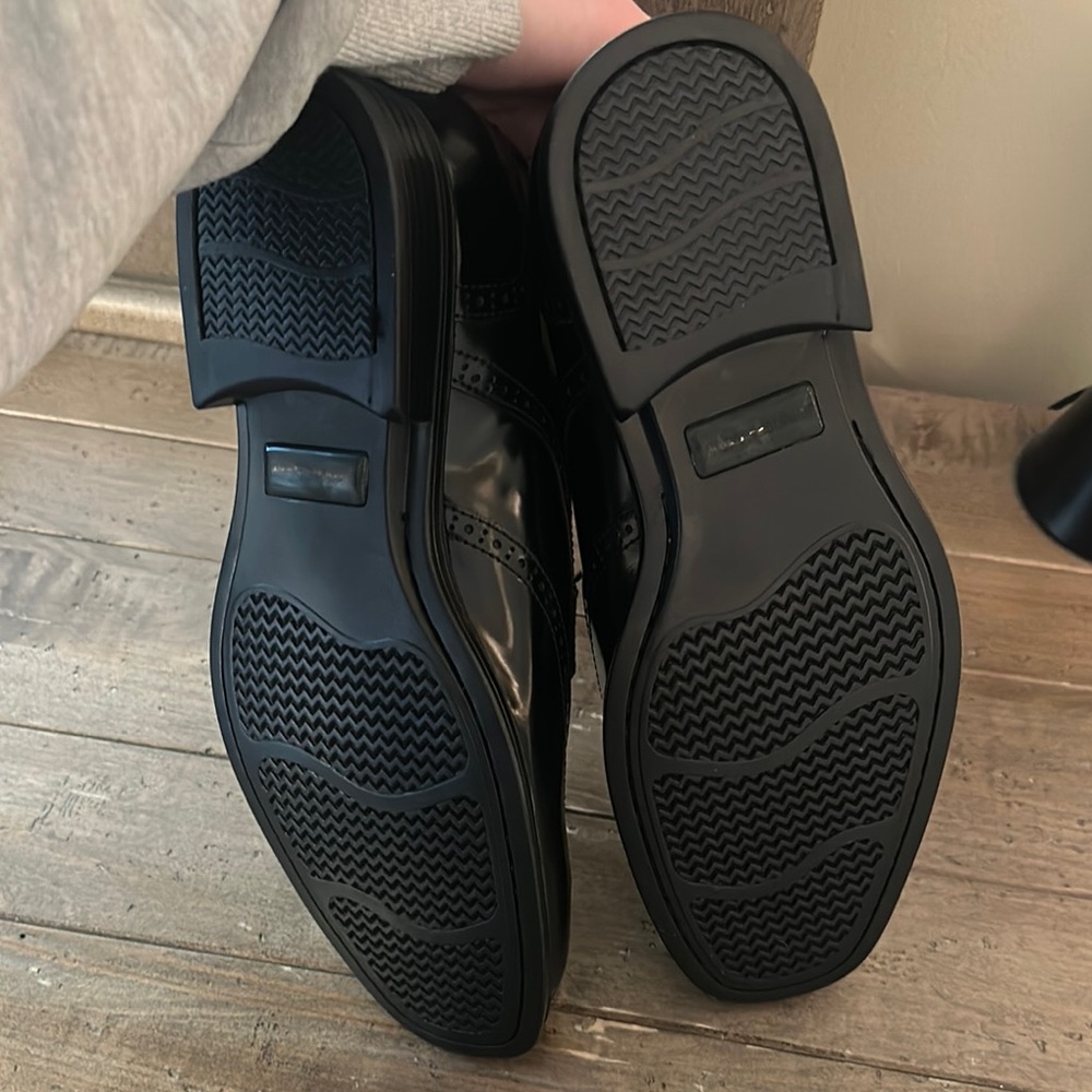 New in Box Johnston & Murphy Black Shoes - Picture 5 of 5